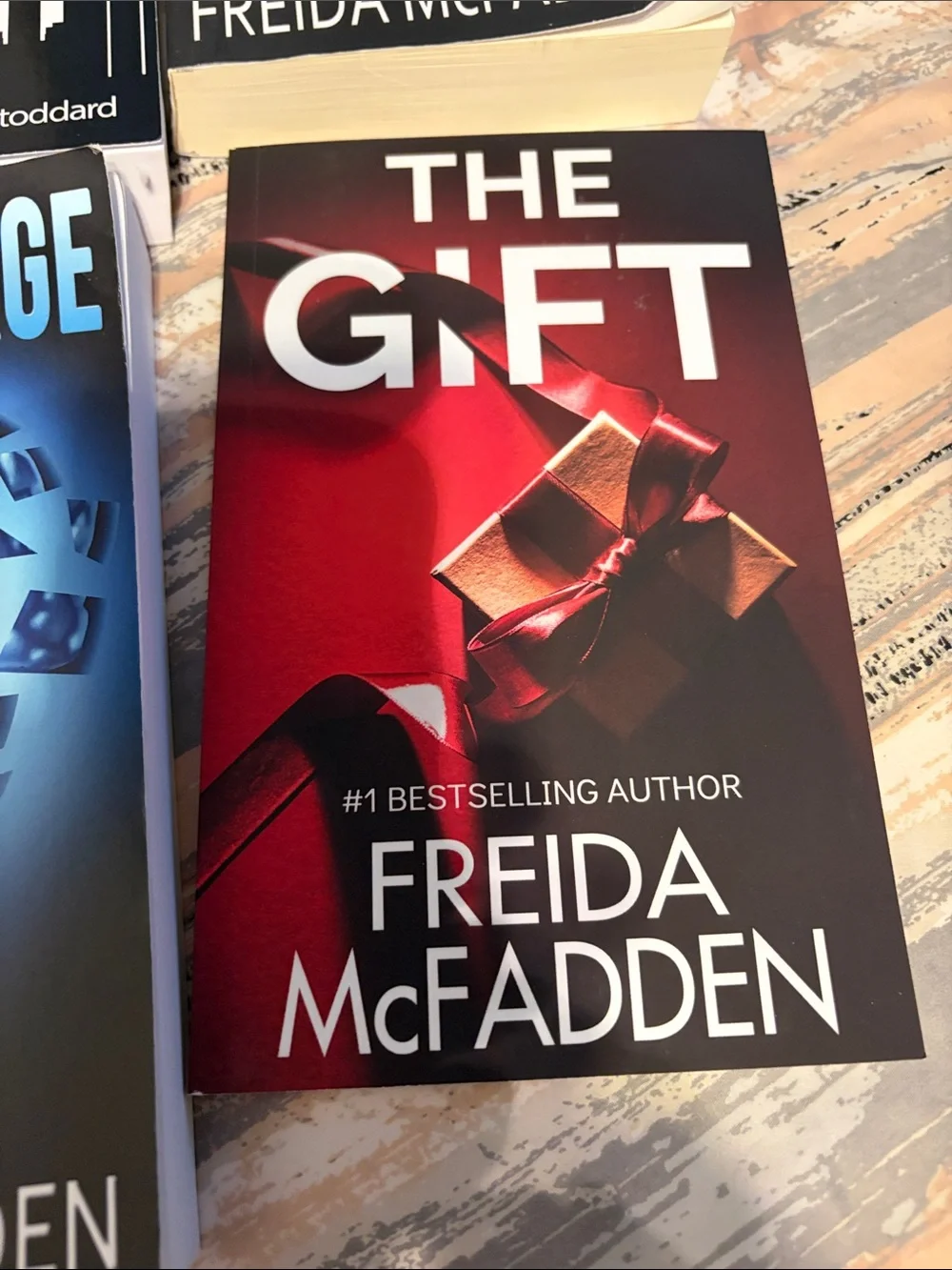LotFreida McFadden Paperback Book Lot — Baby City, The Ex, Brain Damage,The Gift - Picture 5 of 5